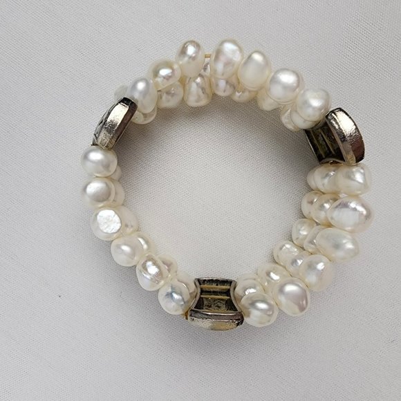 WHITE Faux Pearl Filigree Silver Stretch Bracelet - Picture 4 of 4